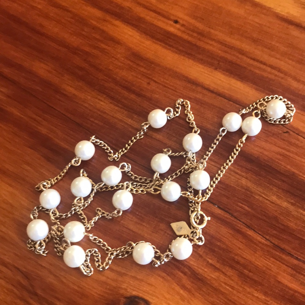 Gold tone 18’ faux pearl necklace